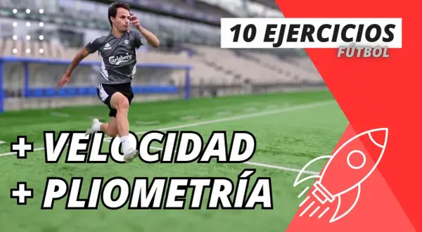 Futbolista entrenando en campo, enfocado en ejercicios de pliometría para aumentar velocidad. ¡Acelera tu juego!